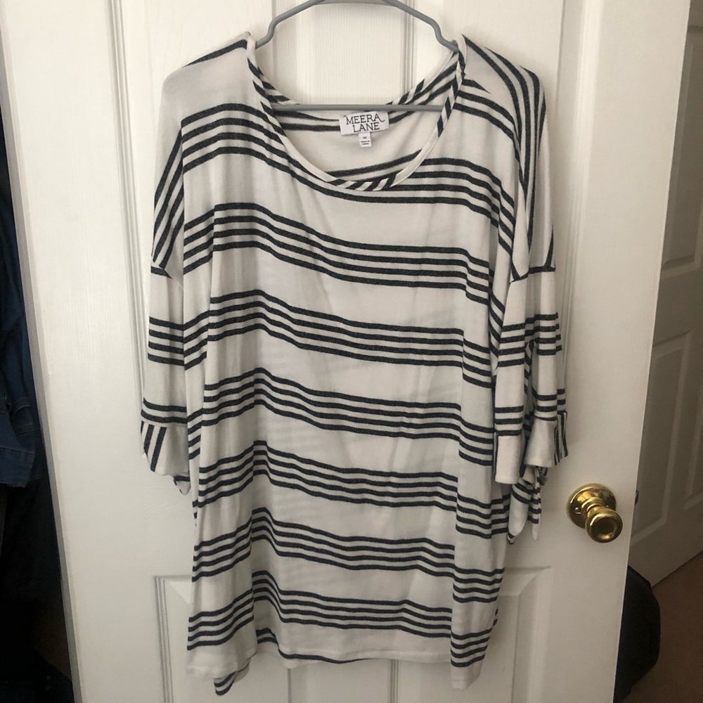 Meera Lane B&W stripe shirt size 3X, tied sleeves